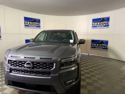 Used 2025 Nissan Frontier SL AWD/4WD image 5