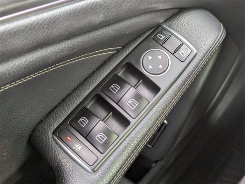 Used 2016 Mercedes-Benz GLA 250 image 25