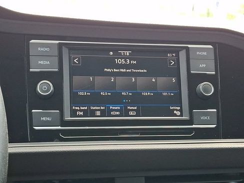 Certified 2023 Volkswagen Jetta SE FWD image 21