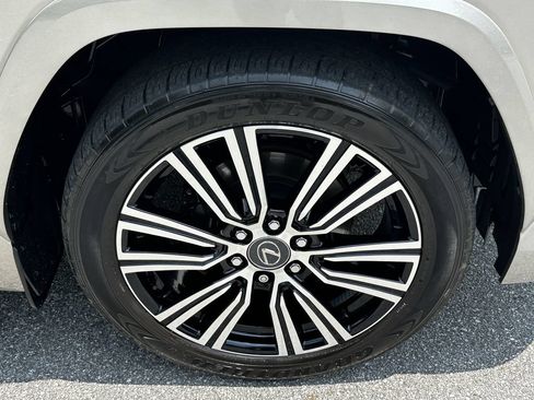 Used 2024 Lexus LX 600 4WD w/ Appearance Package image 14