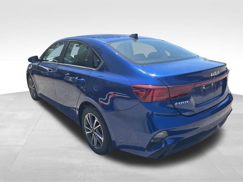 Used 2023 Kia Forte LXS FWD image 3