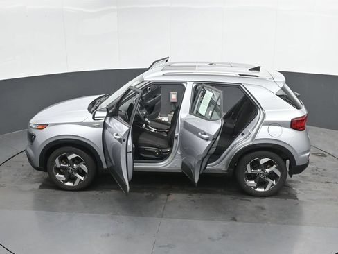Used 2022 Hyundai Venue SEL FWD image 47