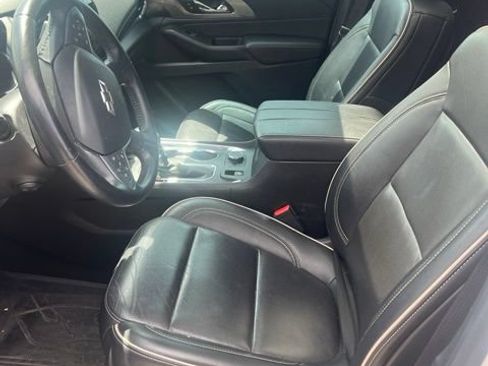 Used 2022 Chevrolet Traverse Premier w/ Redline Edition FWD image 5