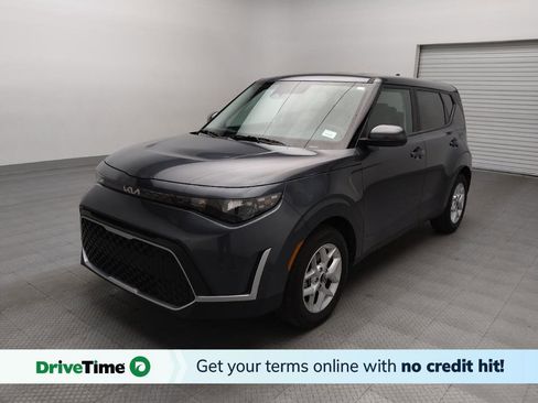 Used 2025 Kia Soul LX image 1