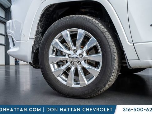 Used 2016 Jeep Cherokee Overland w/ Technology Group image 37