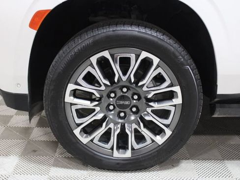 Used 2024 GMC Yukon Denali Ultimate AWD/4WD image 43