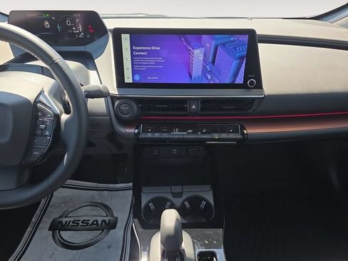 Used 2024 Toyota Prius Prime FWD image 13