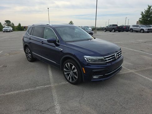 Used 2021 Volkswagen Tiguan SEL Premium R-Line w/ 3rd Row Seat Package AWD/4WD image 3