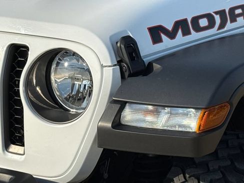 Used 2023 Jeep Gladiator Mojave AWD/4WD image 4