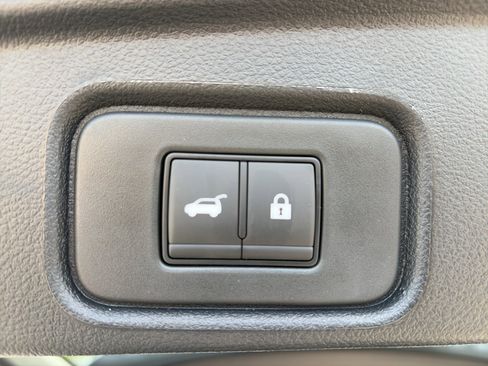 New 2026 Nissan Pathfinder SL image 24