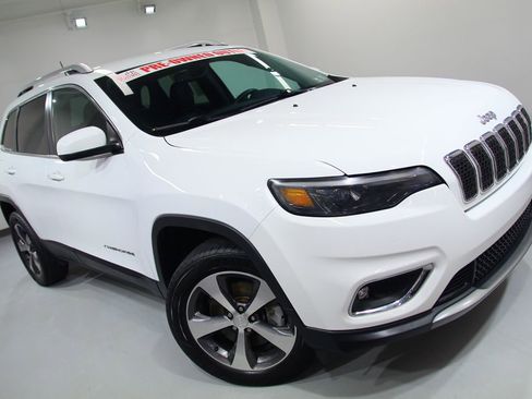 Used 2019 Jeep Cherokee Limited image 10