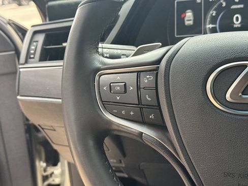 Used 2024 Lexus ES 350 w/ Premium Package image 32