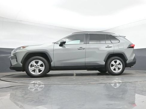 Used 2021 Toyota RAV4 XLE w/ Convenience Package FWD image 14