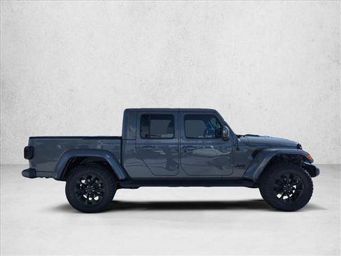 Used 2022 Jeep Gladiator Overland AWD/4WD image 4