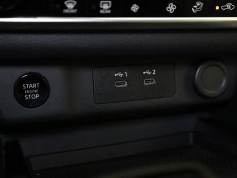 Used 2025 Nissan Rogue SV FWD image 24