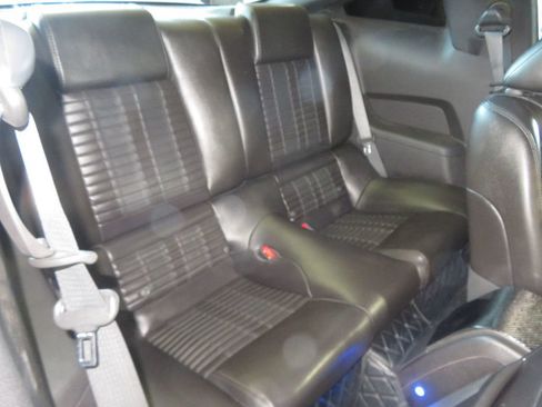 Used 2010 Ford Mustang Shelby GT500 RWD image 28