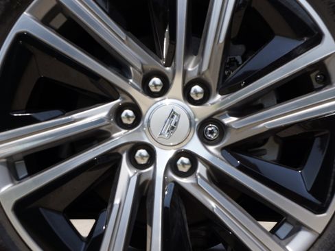 Used 2024 Cadillac Lyriq Luxury image 18