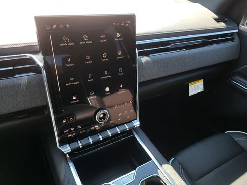 New 2026 GMC Sierra EV Elevation image 9