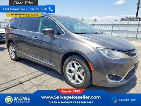 Used 2018 Chrysler Pacifica Touring-L w/ Advanced Safetytec Group FWD image 5
