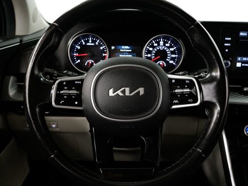 Certified 2022 Kia Carnival LX image 11