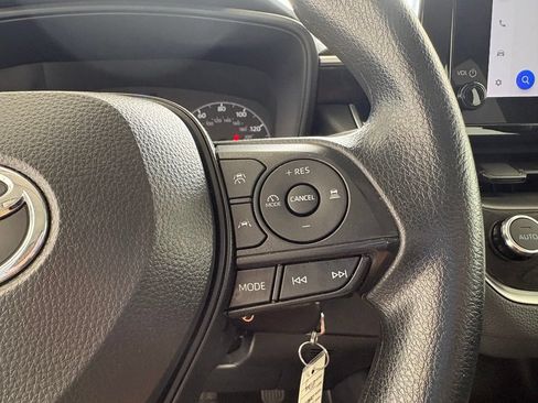 Used 2024 Toyota Corolla LE FWD image 5
