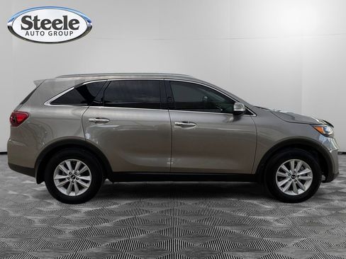 Used 2019 Kia Sorento FWD w/ Option Group 020 image 6