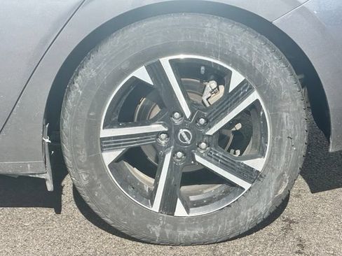 Used 2024 Nissan Sentra SV FWD image 5
