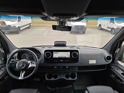 New 2025 Mercedes-Benz Sprinter 2500 image 26