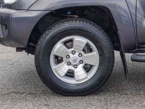 Used 2013 Toyota Tacoma PreRunner w/ TRD Sport Pkg image 10