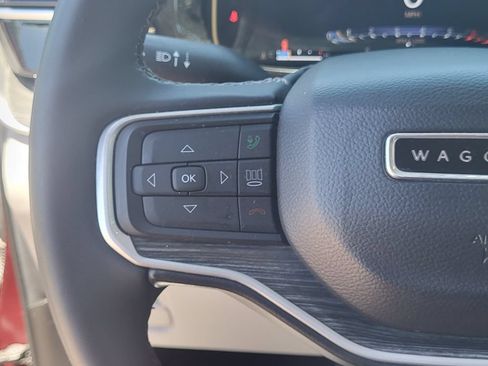 Used 2022 Jeep Wagoneer Series III AWD/4WD image 20