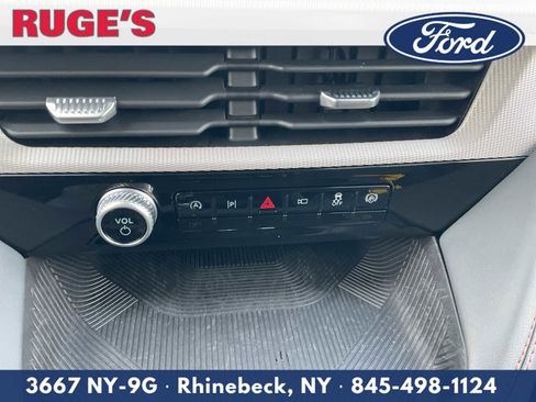 Used 2025 Ford Explorer Active image 23