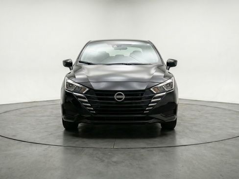 Used 2025 Nissan Versa SV FWD image 2