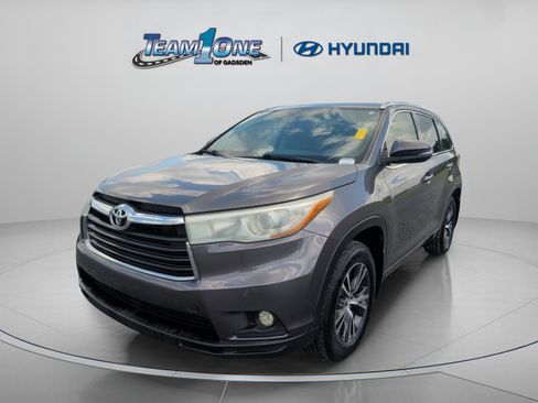 Used 2016 Toyota Highlander XLE AWD/4WD image 4