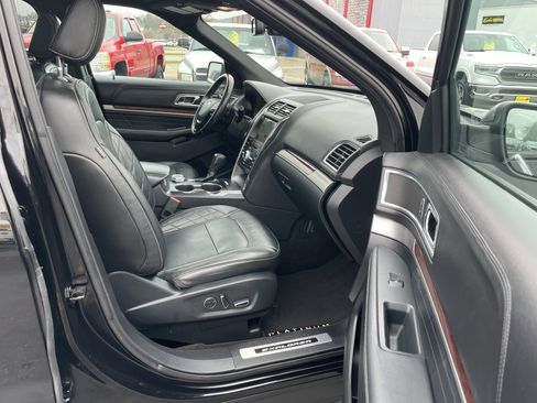 Used 2018 Ford Explorer Platinum AWD/4WD image 32