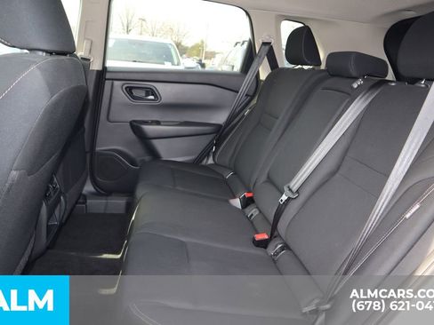 Used 2024 Nissan Rogue S image 15