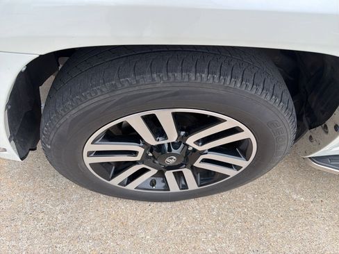 Used 2022 Toyota 4Runner Limited image 6