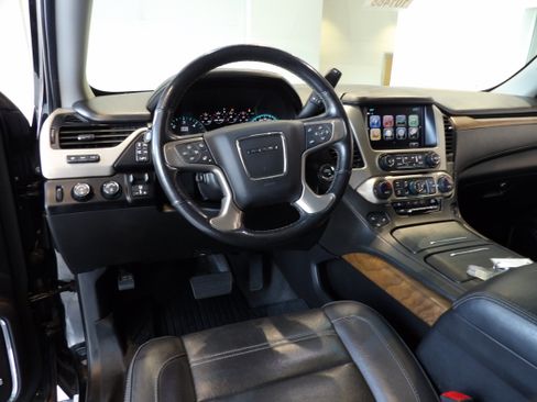 Used 2020 GMC Yukon XL Denali w/ Denali Ultimate Package AWD/4WD image 17