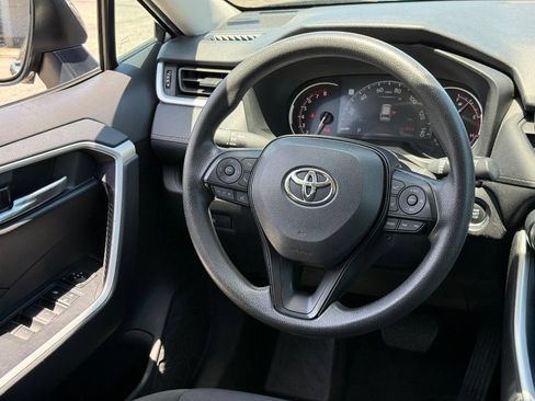 Used 2025 Toyota RAV4 XLE FWD image 17