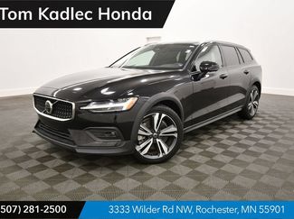 Used 2025 Volvo V60 B5 Cross Country Plus AWD/4WD video 1