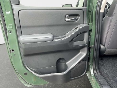 Used 2023 Nissan Frontier SV w/ SV Convenience Package AWD/4WD image 14
