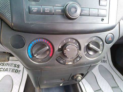 Used 2011 Chevrolet Aveo5 LT w/ Power and Convenience Package FWD image 18