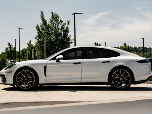 Used 2018 Porsche Panamera 4S AWD/4WD image 6
