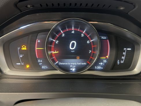 Used 2017 Volvo V60 T6 R-Design Platinum w/ Climate Package image 20