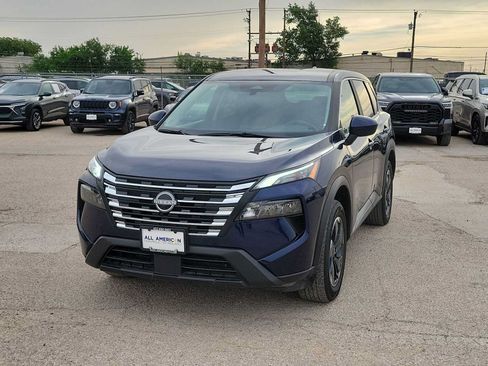 Used 2025 Nissan Rogue SV AWD/4WD image 4