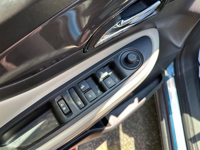 Used 2019 Buick Encore Preferred FWD image 19