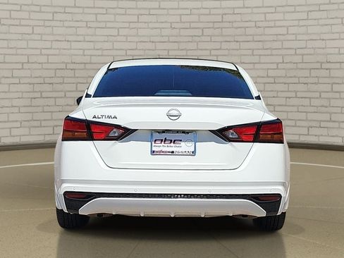 Used 2024 Nissan Altima 2.5 S FWD image 6