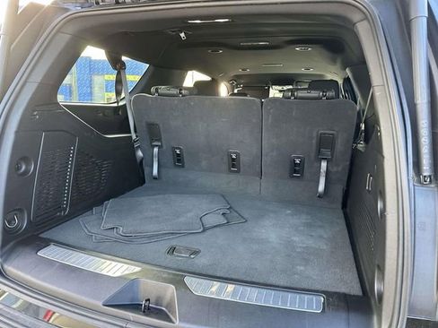 Certified 2025 Chevrolet Suburban Z71 image 12