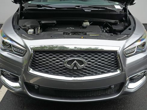 Used 2020 INFINITI QX60 Signature Edition w/ Cargo Package Essential FWD image 7