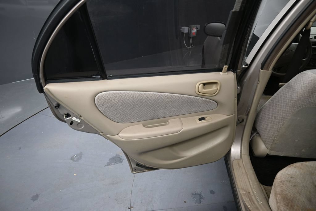Used 2000 Toyota Corolla CE w/ Value Pkg FWD image 22