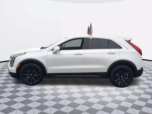 Certified 2022 Cadillac XT4 Luxury w/ Cold Weather Package AWD/4WD image 4